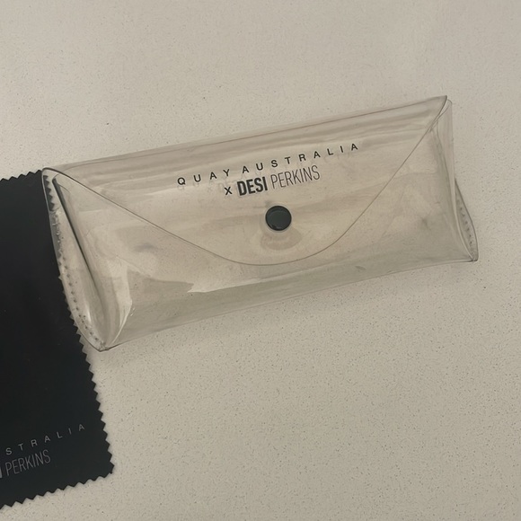 QUAY x DESI PERKINS White Sunglasses w/ Case 🤍 - Picture 5 of 5